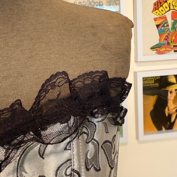 Silver & Black Lace Corset Top - Picture 6 of 11